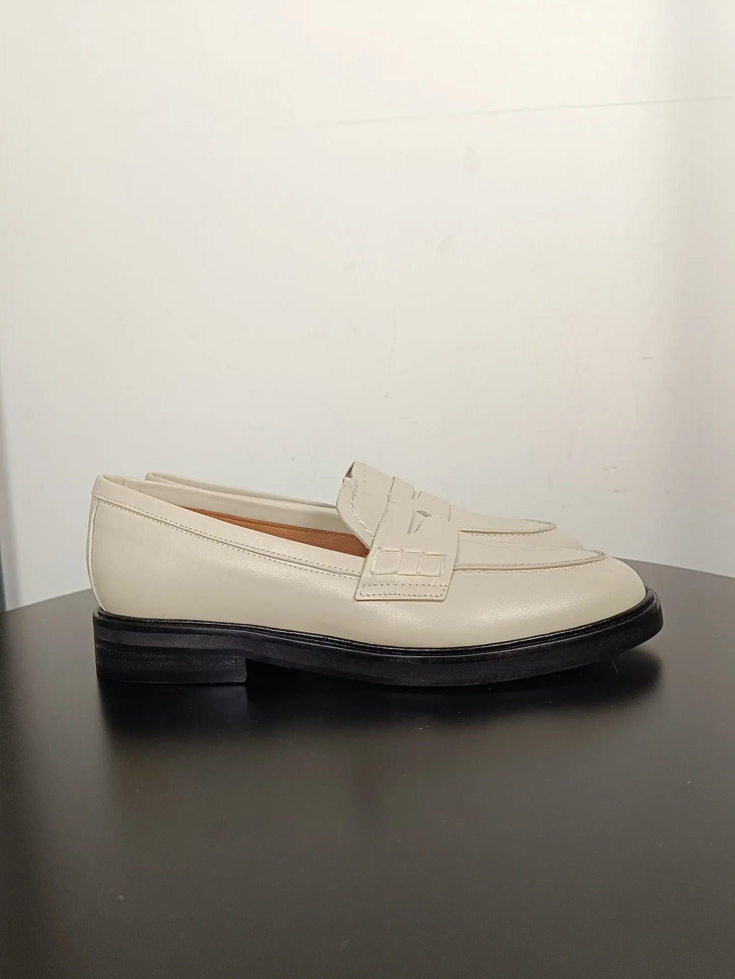 Flattered Sara Creme Leather-skinnloafers