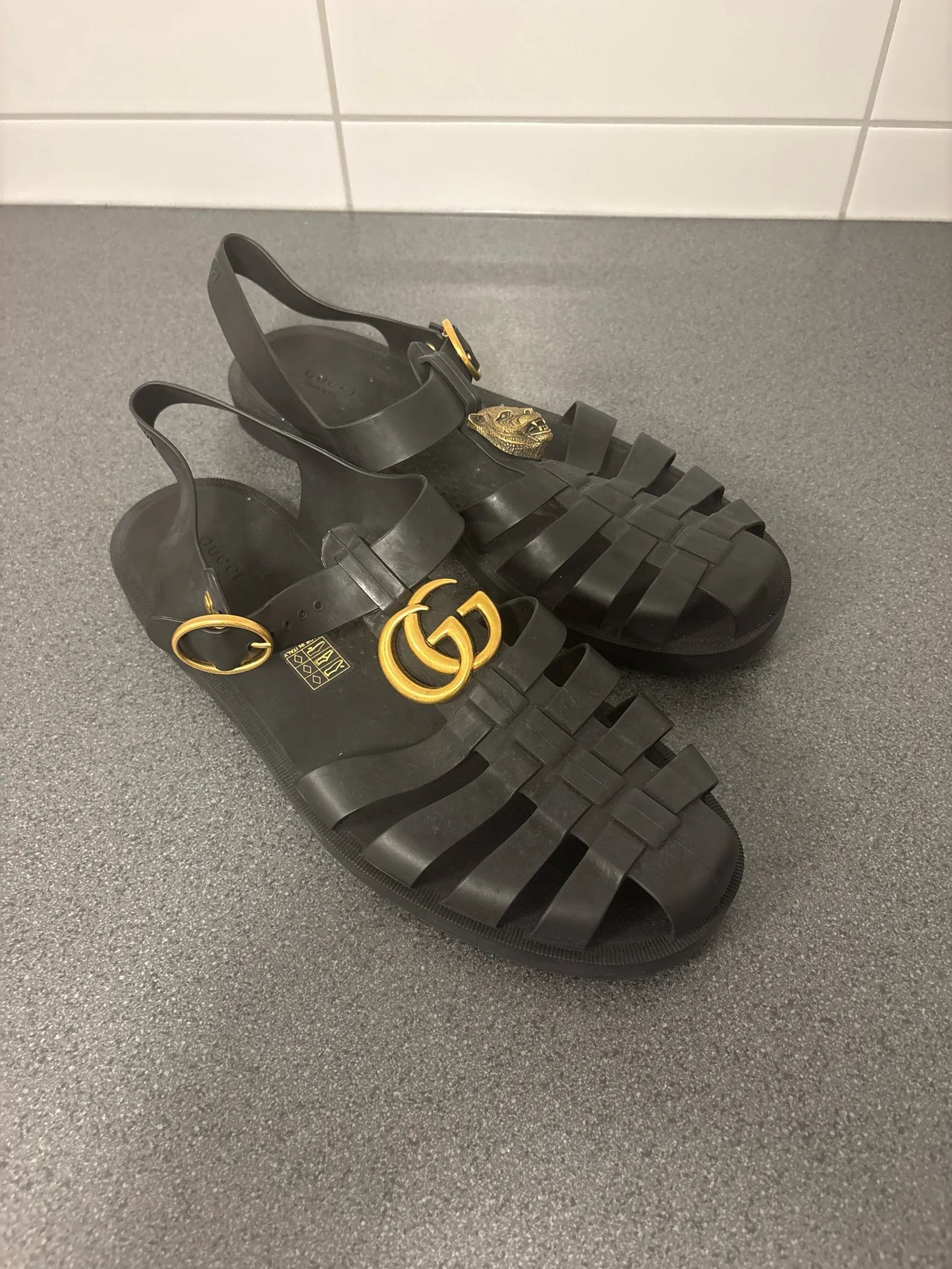 Gucci Rubber Buckle Strap Sandal-sandaler NWOT