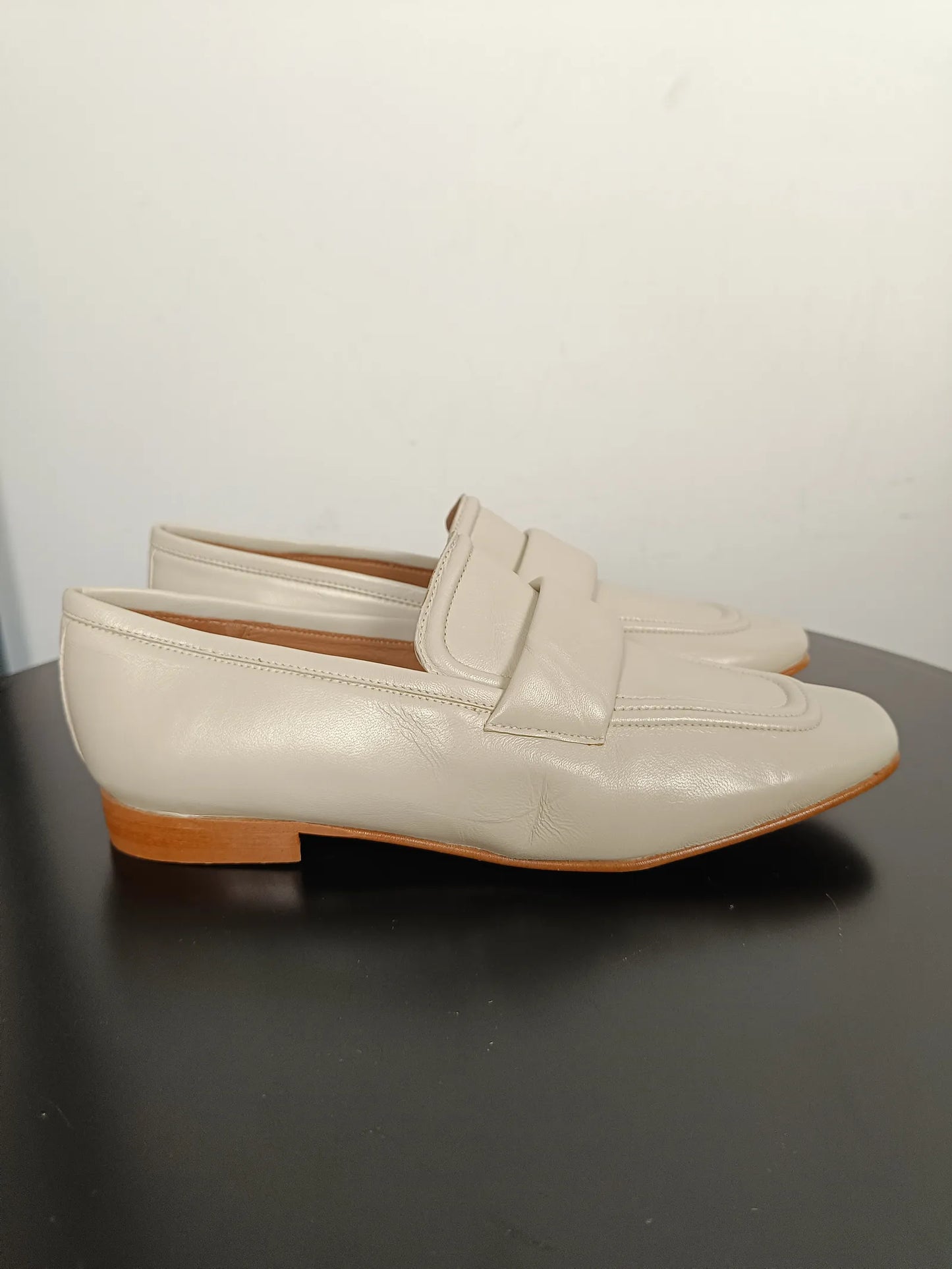 Flattered Vivienne Creme Leather-skinnloafers NWOT