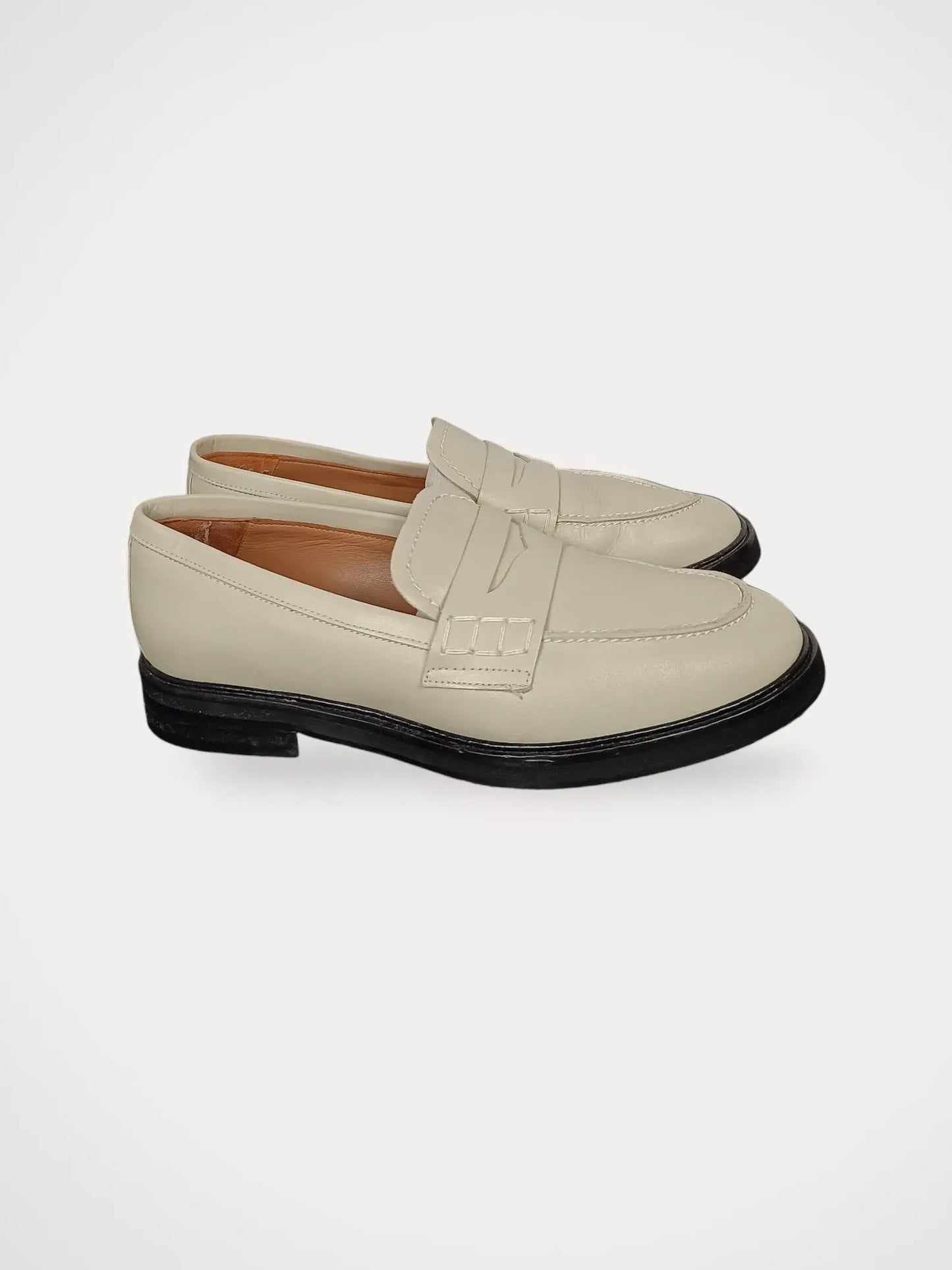 Flattered Sara Creme Leather-skinnloafers