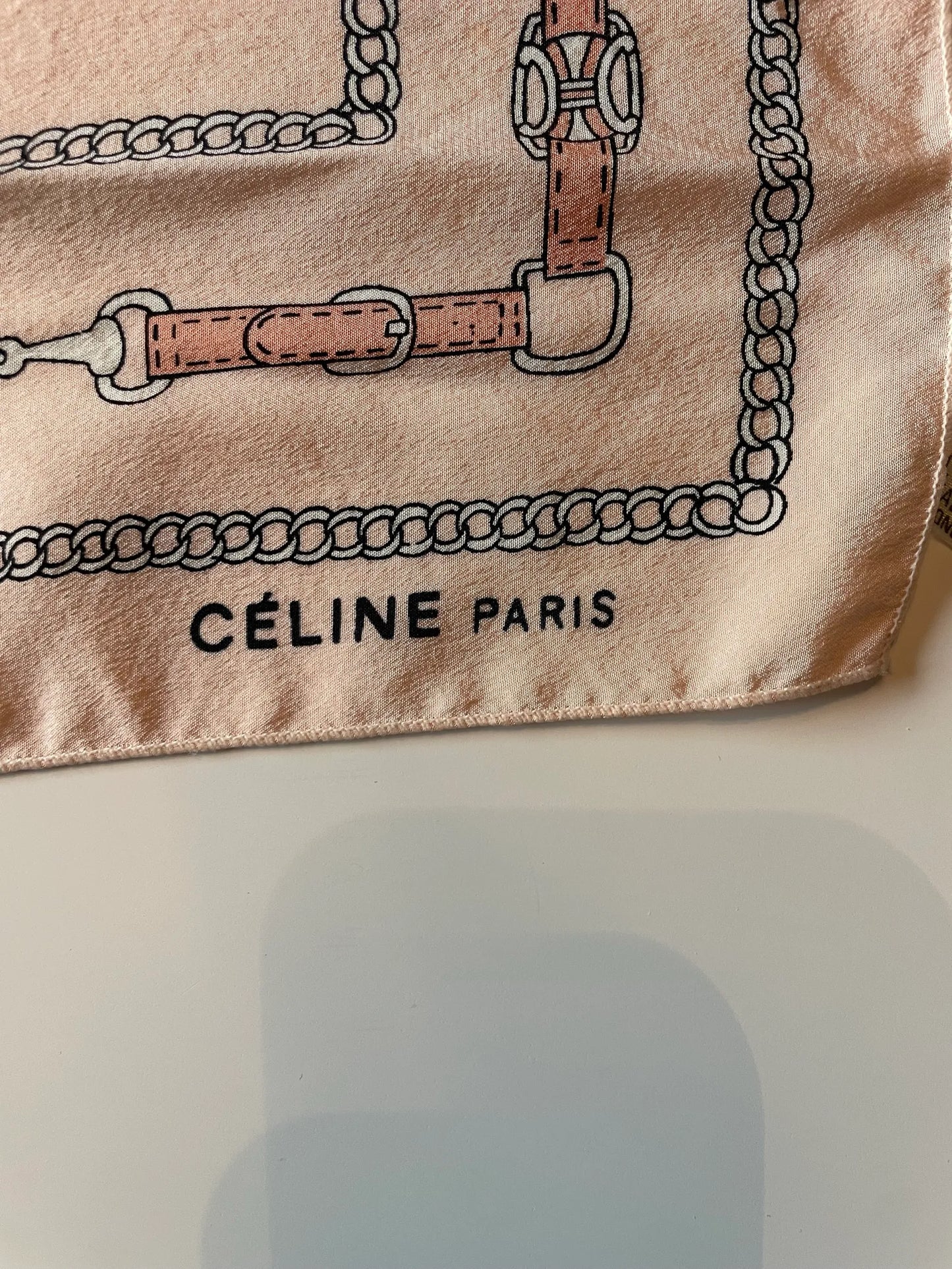 Céline Scarf