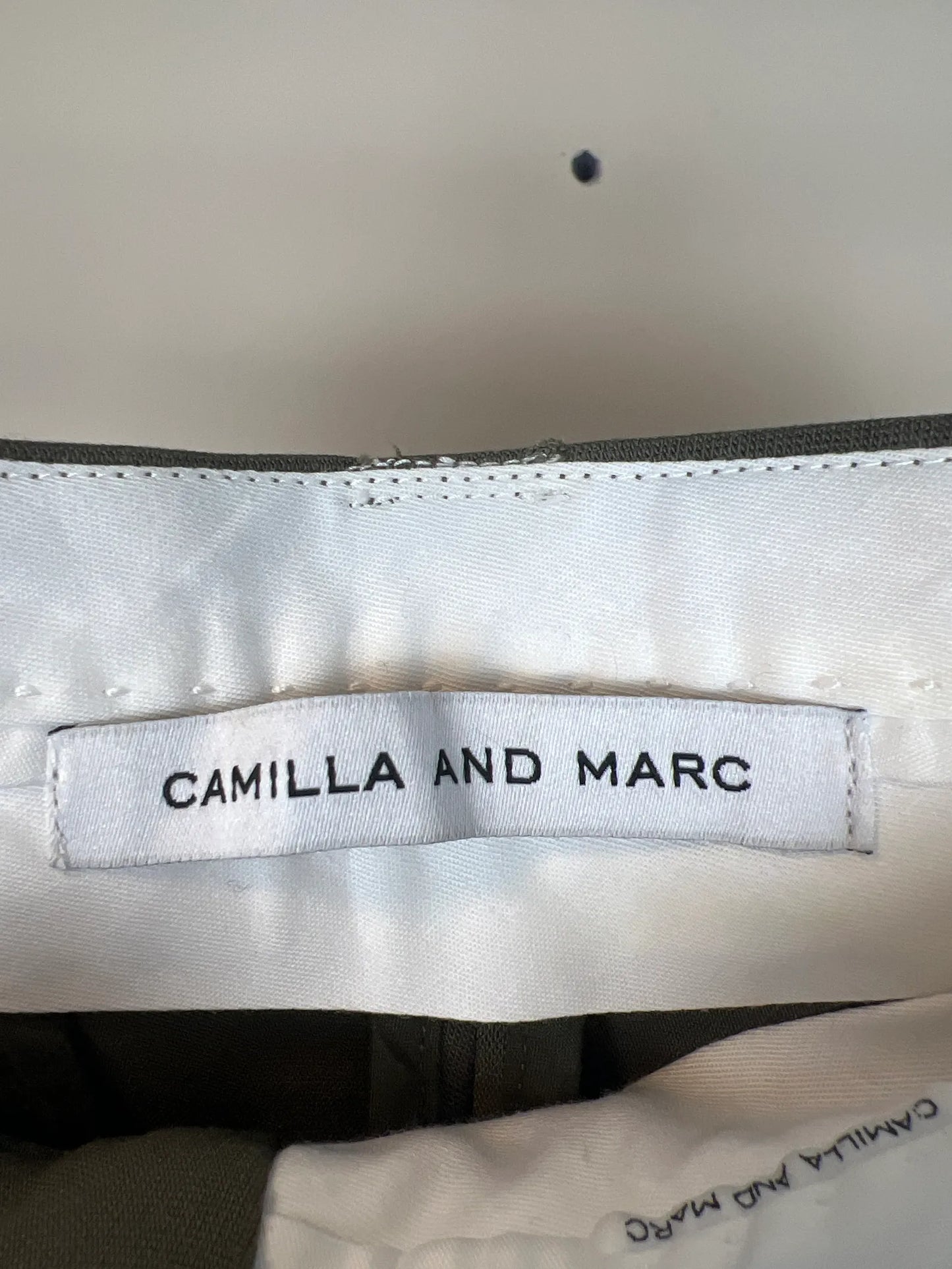 Camilla And Marc-kostymbyxor